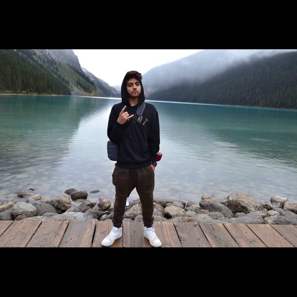 Meet your Posher, Animish - Picture 1 of 1